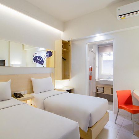 Cleo Hotel Tunjungan Surabaya Esterno foto