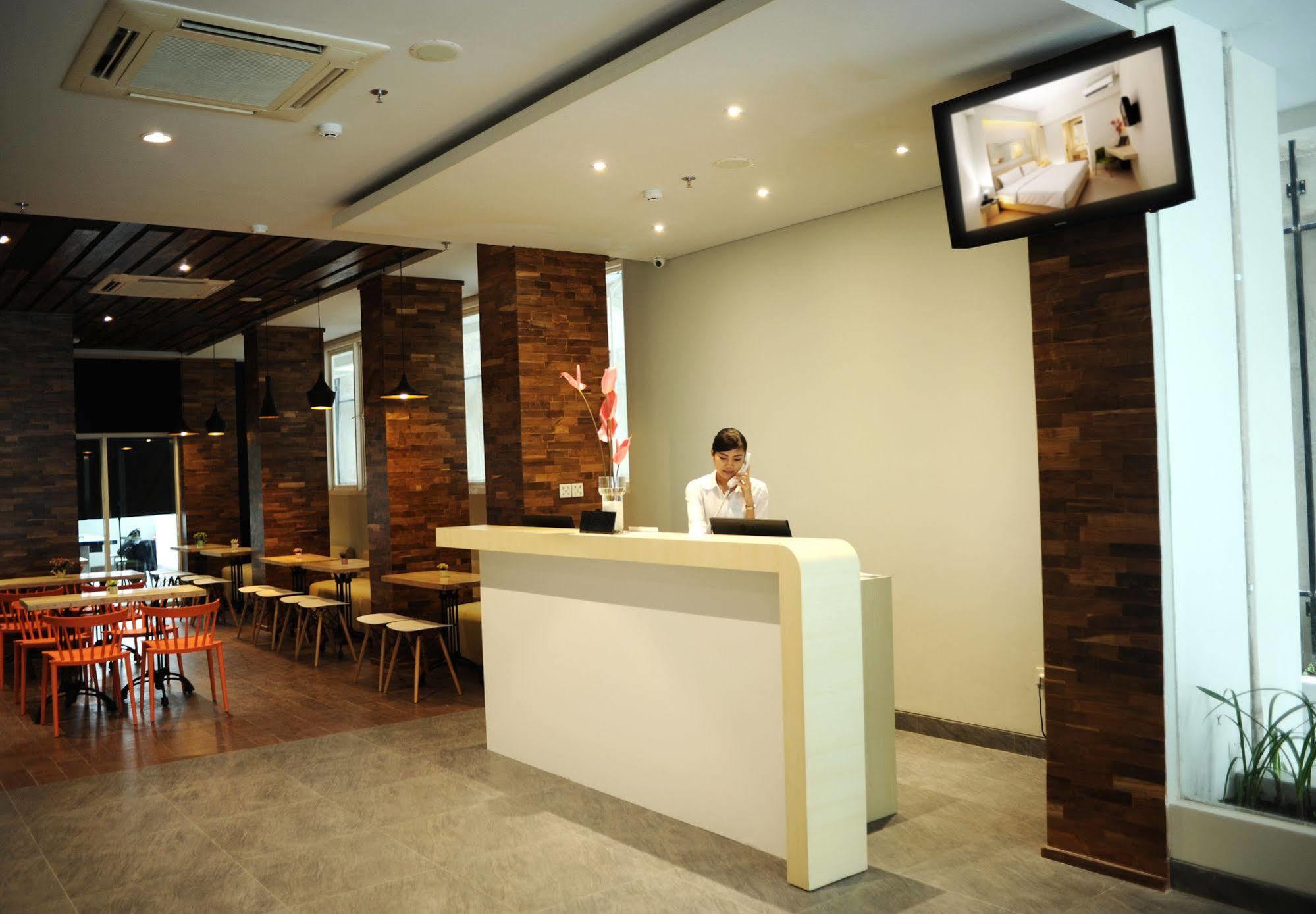 Cleo Hotel Tunjungan Surabaya Esterno foto