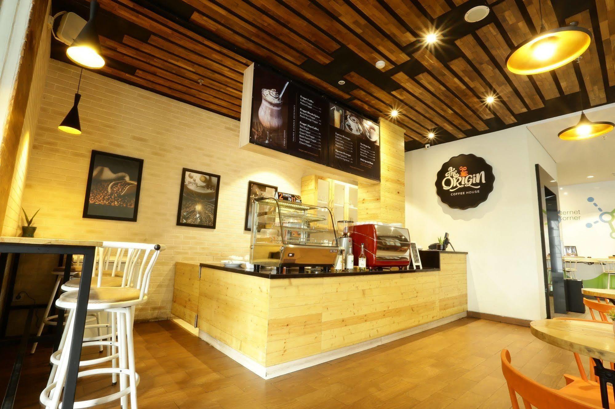 Cleo Hotel Tunjungan Surabaya Esterno foto